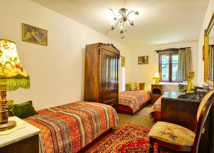 Kataryniarza ロッジ カルウフ